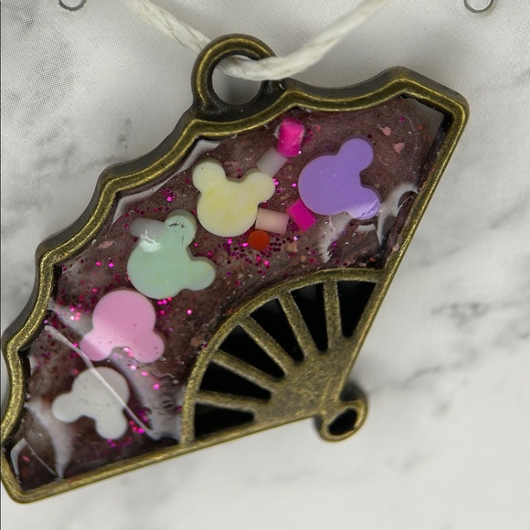 Fan shape charm - Picture 4 of 6